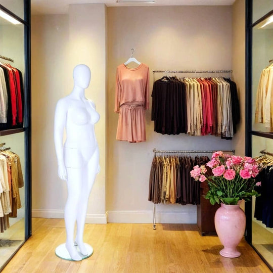 Matt White Egghead Plus-Sized Female Mannequin - Standing